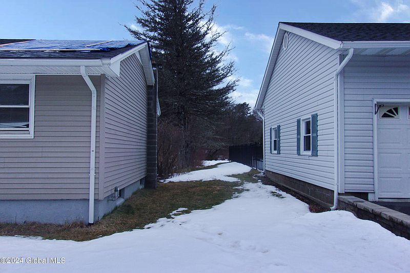 4th image of 79 Hamilton Avenue