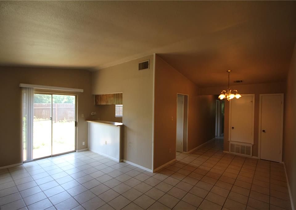 1st image of 5208 Bogey Ct #A