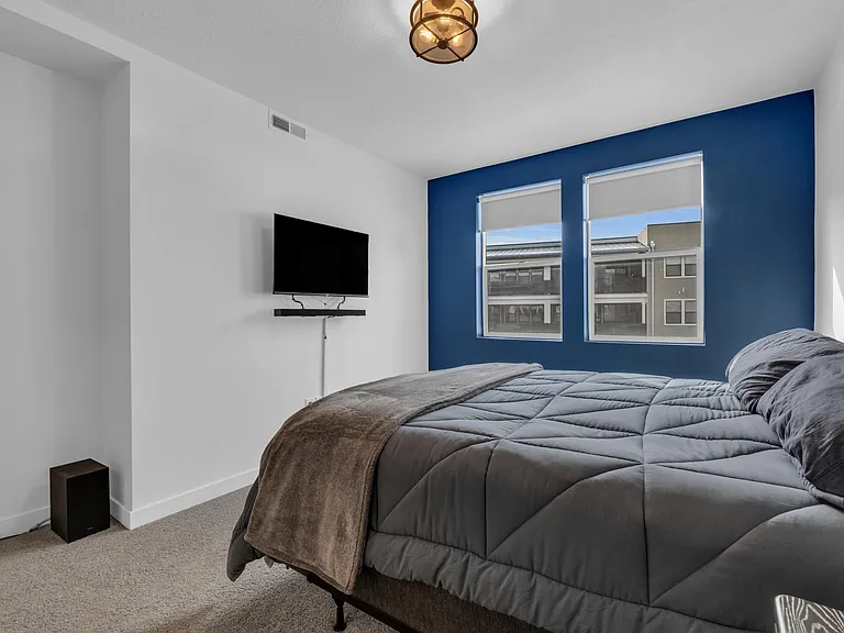 761 W Blue Magic Ln #201 — Photo 8