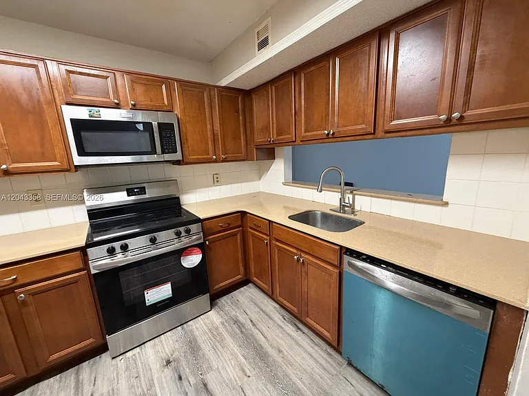 3400 Foxcroft Rd #215 — Photo 4