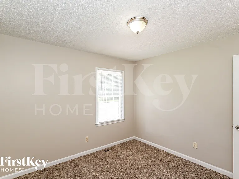 1775 Independence Dr — Photo 15