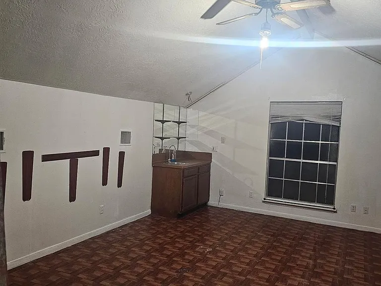 4011 NE Alshire Dr — Photo 28