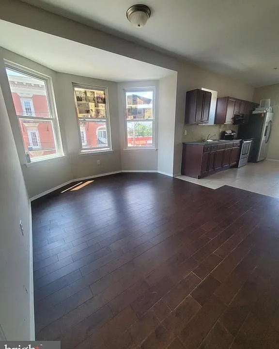 5052-54 Walnut St #301