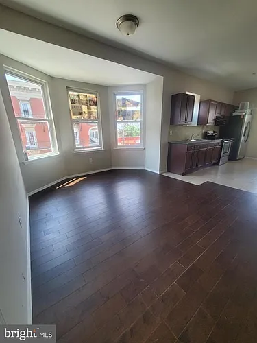 5052-54 Walnut St #301 Photo 1
