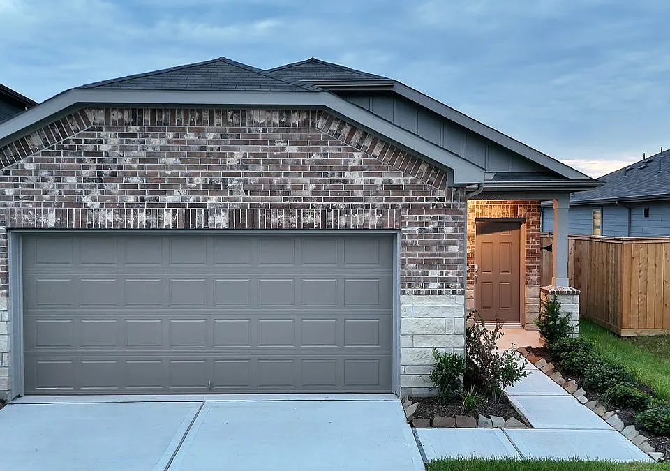 15932 Blass Valley Dr