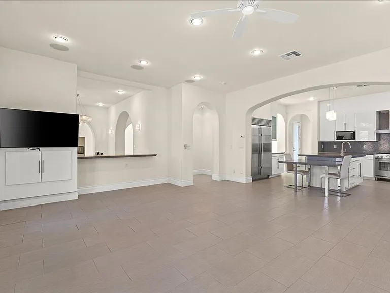 3043 Red Springs Dr — Photo 10