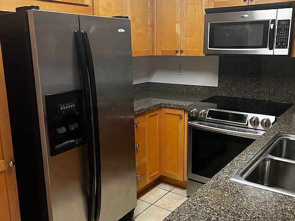 4th image of 92-1512 Aliinui Dr #1306