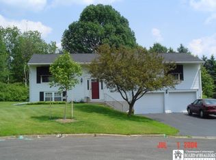 10 Hampton Ln, Jamestown, NY 14701