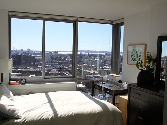 3rd image of 236 Livingston St APT 18F