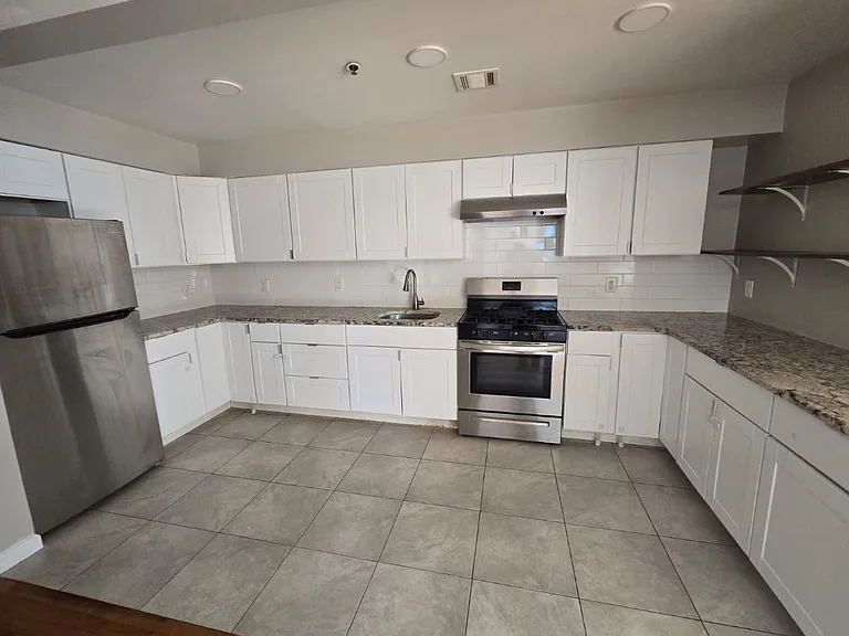 224 N Arlington Ave #2 — Photo 3