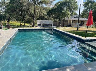 1380 Royal Oaks Rd, Somerset, TX 78069