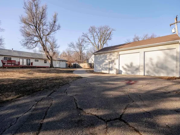 222 W Elm St, Junction City, KS 66441
