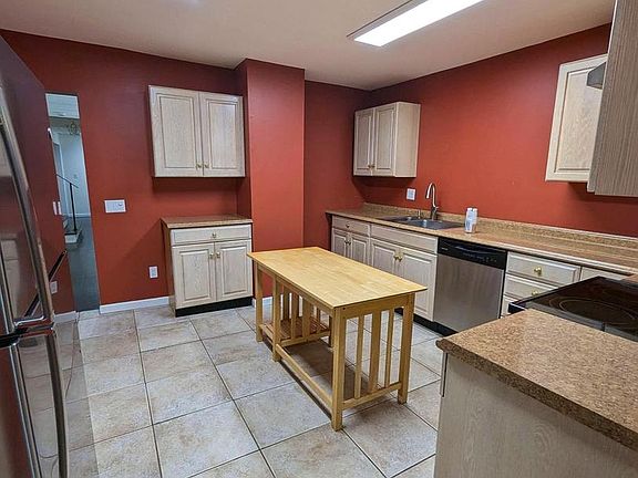 5th image of 100 Homecrest Ave