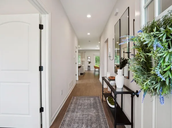 621 Field Point St, Roberts, WI 54023