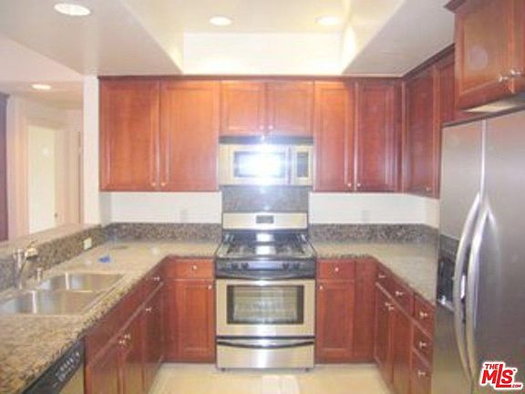 5th image of 15206 Burbank Blvd APT 212