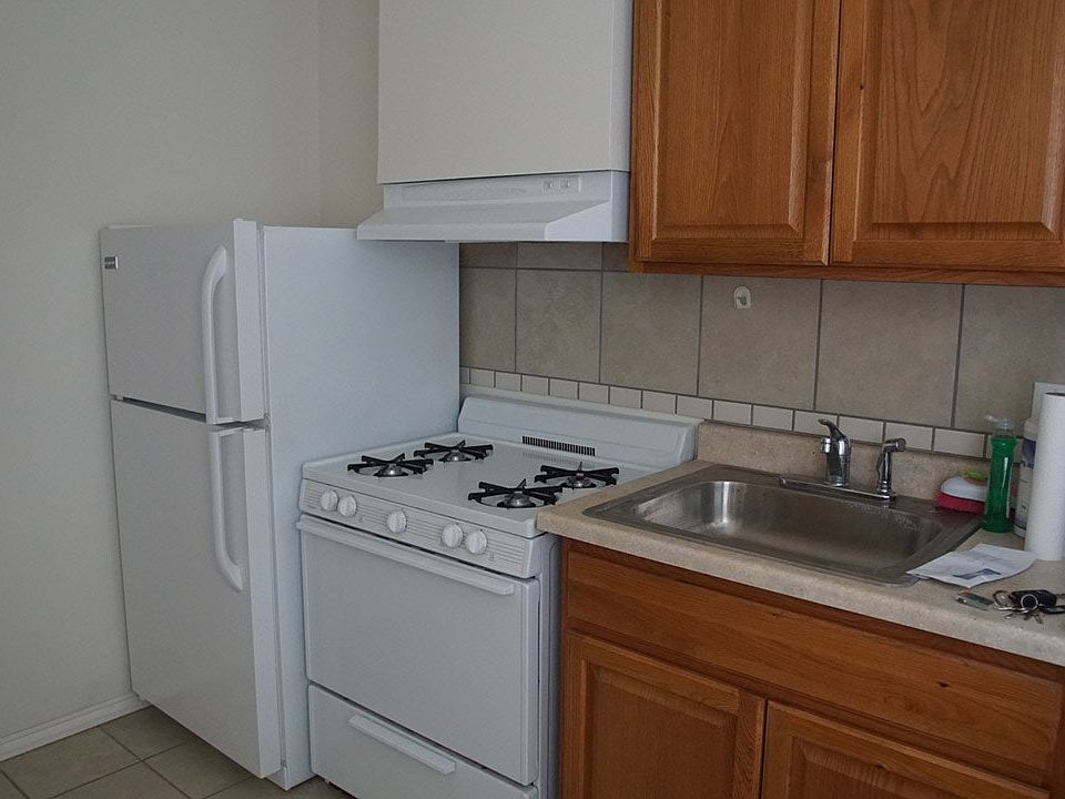 2nd image of 527 Atlantic Ave APT 9