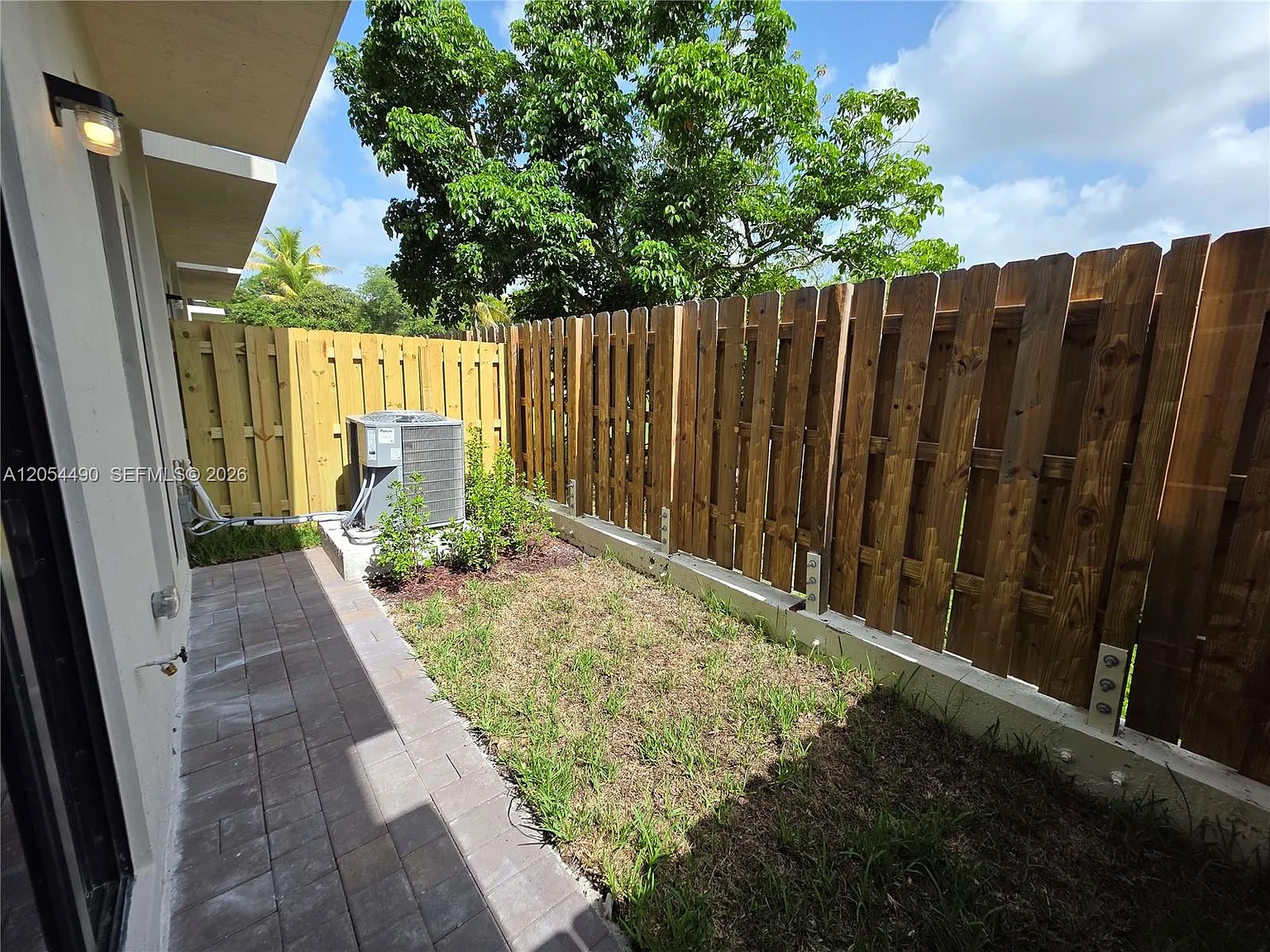 4 bed, 1600 sqft, $3,000 — Photo 2
