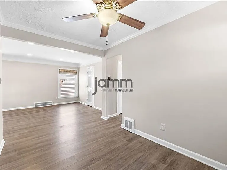 1653 Woodhurst Ave — Photo 8