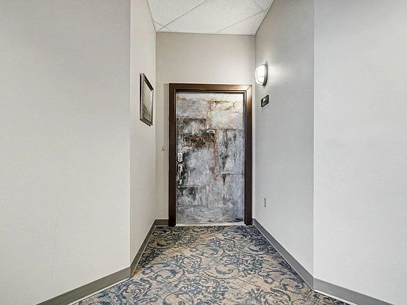 5th image of 1111 N Water St