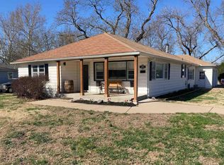 1945 SW Sims Ave, Topeka, KS 66604
