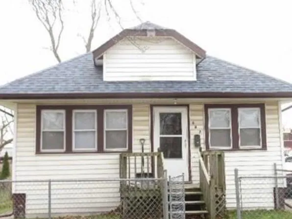 667 W 39th Pl, Gary, IN 46408