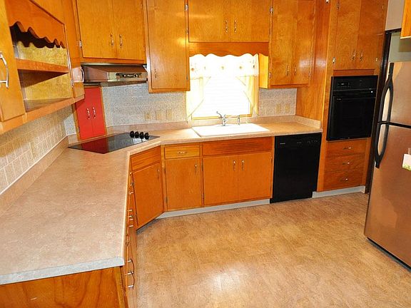 2nd image of 118 Betscher Ave