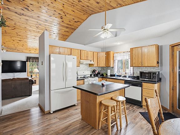 5th image of 25333 Beaver Lake Rd