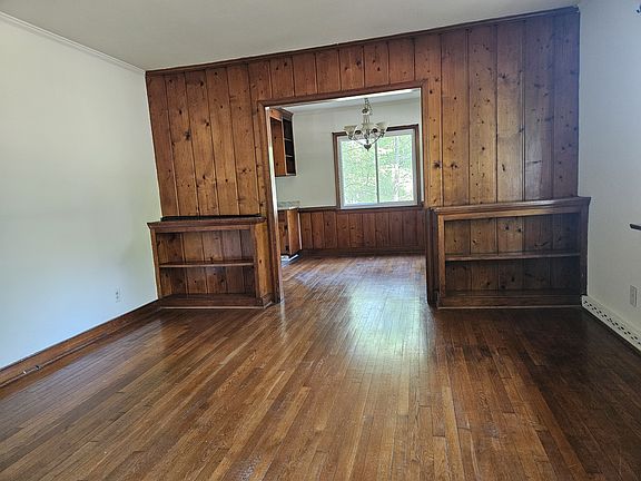 4th image of 2104 Braddock Rd