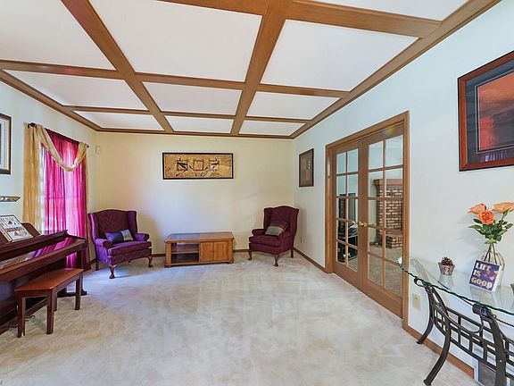 3rd image of 10157 Luman Ln