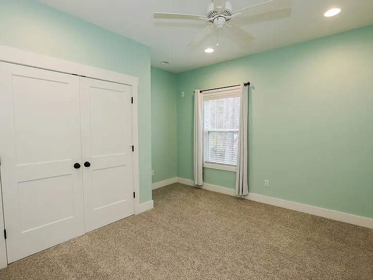 204 Blackberry Ln — Photo 31