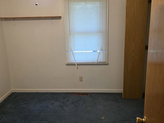 4th image of 119 W Montgomery St