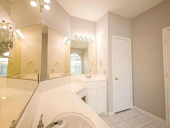 3rd image of 408 Misty Ln #408