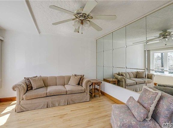 3rd image of 10219 Davenport Ct