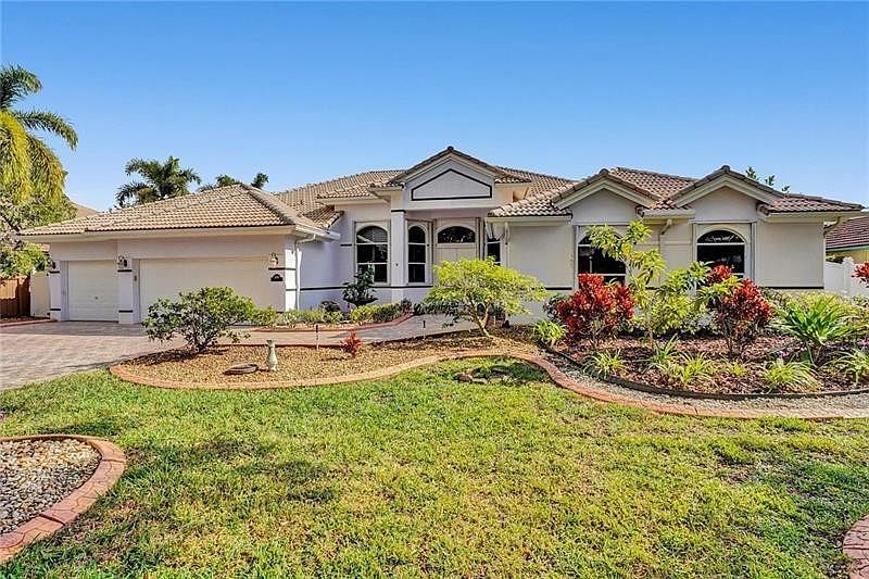 1st image of 2030 SW 62nd Avenue