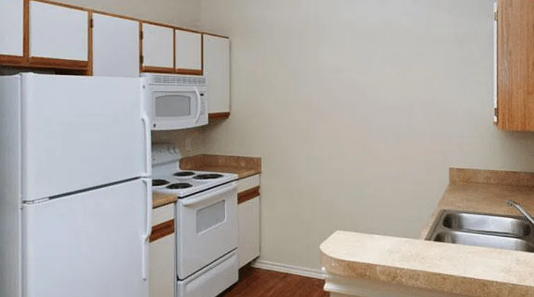 Elan Gardens Apartments — Photo 1