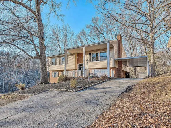 5016 Pin Oak Dr, Roanoke, VA 24019