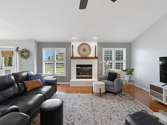 5th image of 2218 Quaint Cottage Dr