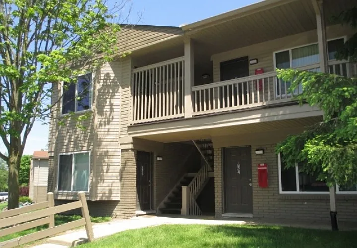 Water's Edge Apartments — Photo 18