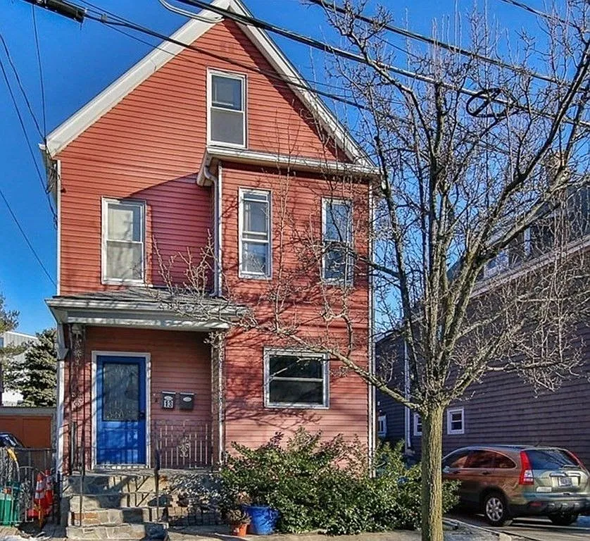 13 Knowlton St — Photo 1