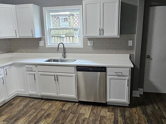 3rd image of 732 Boggs Ave
