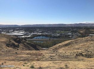 108 Dwinell Dr, Selah, WA 98942