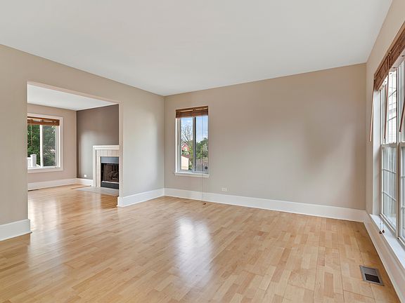 2nd image of 1805 Cambridge Dr