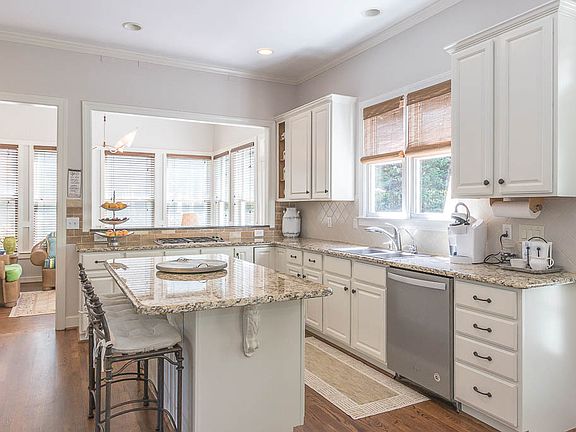Newly renovated kitchen 