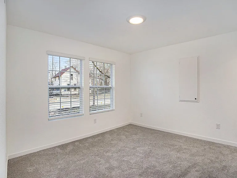 515 Burr St — Photo 21