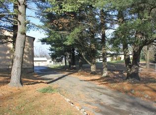 10450 Davisburg Rd, Davisburg, MI 48350