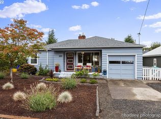 7049 SE Taggart St, Portland, OR 97206