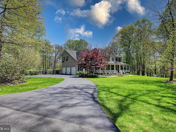 3rd image of 15601 Indian Run Ct