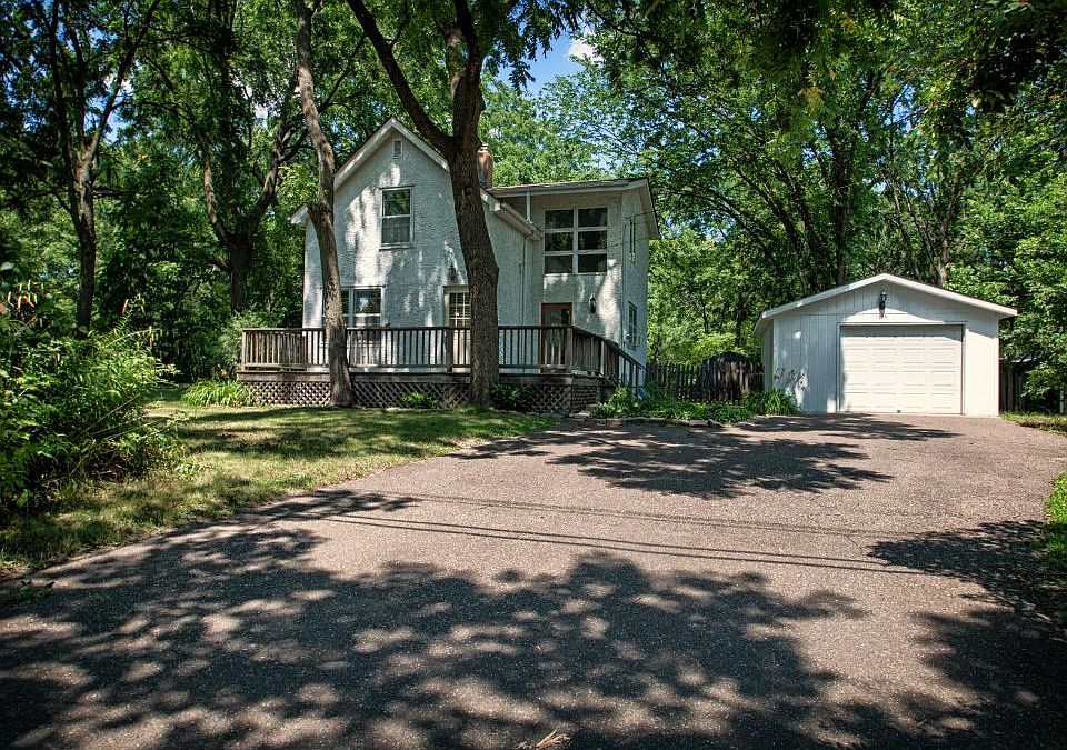 1st image of 1079 Shryer Ave W