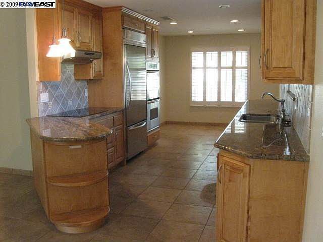 1st image of 3040 San Mateo Way