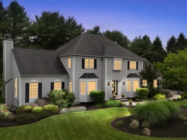 18 Saddlebrook Dr, Washington Twp., NJ 07882